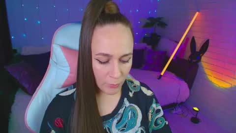 Dia  online show from November 1, 11:18 pm