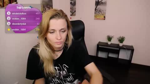 Snapshot of peppymia chatting on September 30, 8:36 pm Mia online show from September 30, 8:36 pm