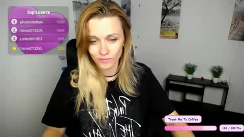 Snapshot of peppymia chatting on October 20, 6:25 am Mia online show from October 20, 6:25 am