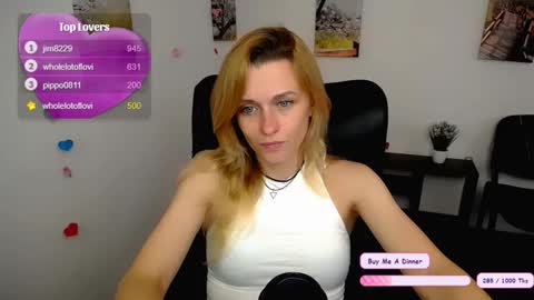 Snapshot of peppymia chatting on November 9, 10:46 am Mia online show from November 9, 10:46 am