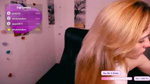 Snapshot of peppymia chatting on November 17, 7:36 am Mia online show from November 17, 7:36 am