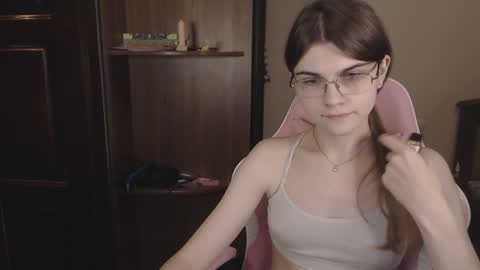 Farida online show from December 3, 2:25 am