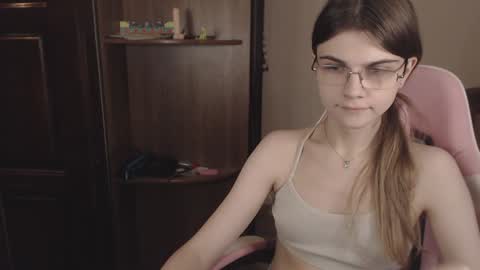 Farida online show from December 4, 10:51 pm