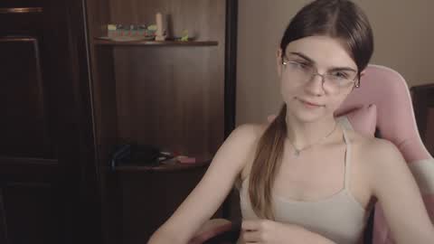 Farida online show from December 9, 11:03 pm