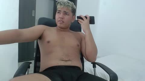 Snapshot of percibal_junior1 chatting on February 9, 2:06 am percibal_junior1 online show from February 9, 2:06 am