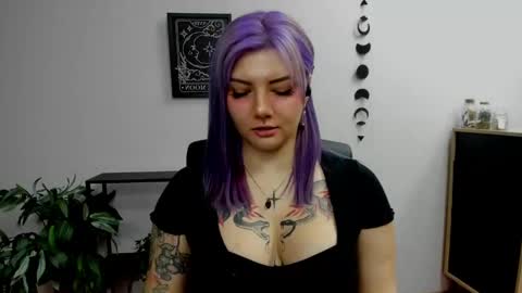 Gabbie online show from December 5, 3:06 pm