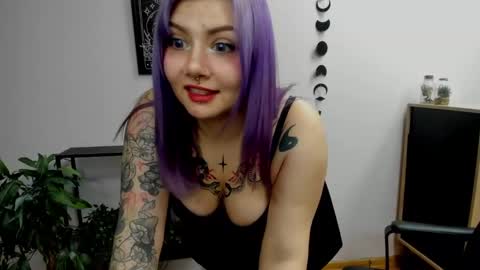 Gabbie online show from January 6, 2:47 pm