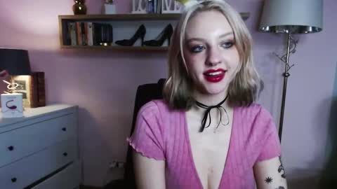 Madeline online show from December 23, 7:20 pm