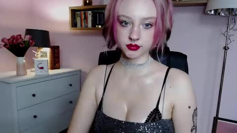 Madeline online show from December 30, 6:38 pm