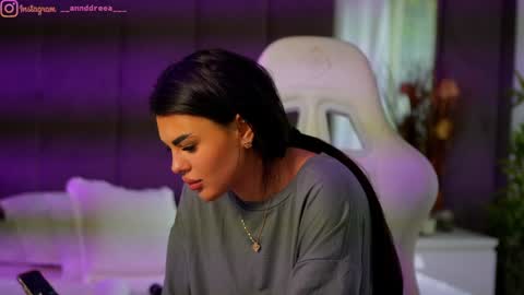 Dee online show from October 16, 11:33 am