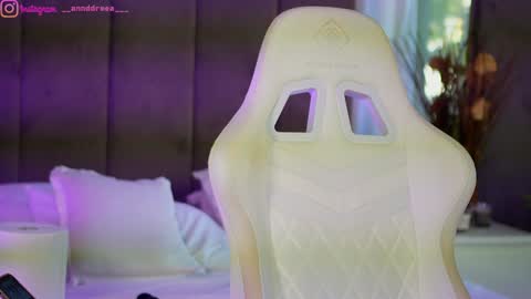 Dee online show from October 20, 12:05 pm