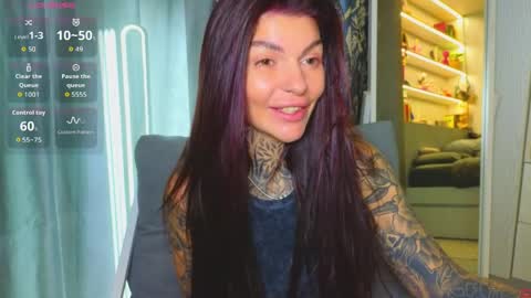 Snapshot of perfecttbaby77n chatting on April 15, 8:10 am Anna online show from April 15, 8:10 am