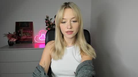 Cindy online show from December 2, 6:09 am