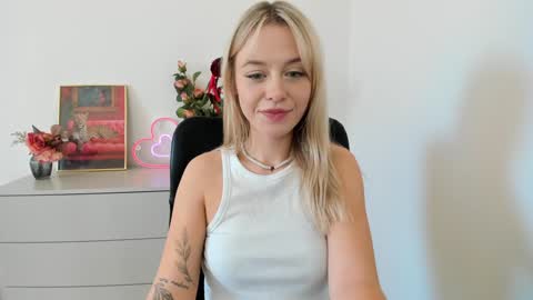 Cindy online show from December 2, 9:13 am