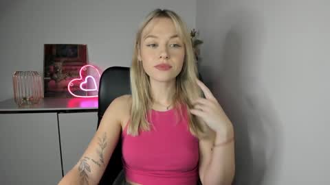 Cindy online show from December 8, 6:33 am