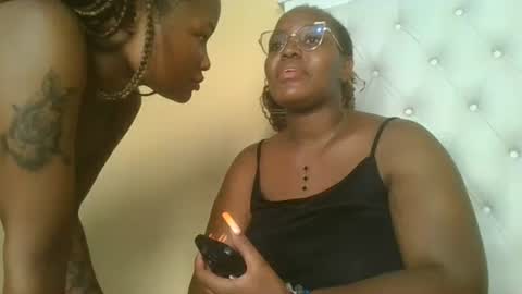 Snapshot of periwinkle20 chatting on November 20, 11:04 pm Taurus online show from November 20, 11:04 pm