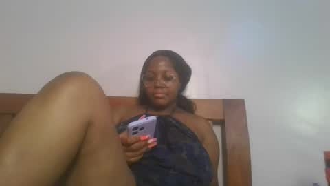 Snapshot of periwinkle20 chatting on February 21, 2:01 am Taurus online show from February 21, 2:01 am