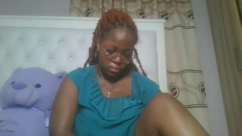 Snapshot of periwinkle20 chatting on March 21, 11:08 pm Taurus online show from March 21, 11:08 pm