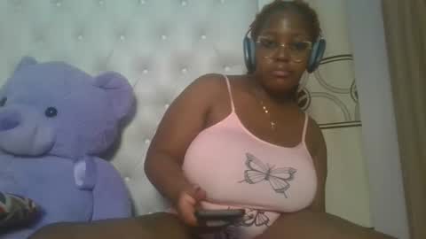 Snapshot of periwinkle20 chatting on March 25, 6:25 pm Taurus online show from March 25, 6:25 pm