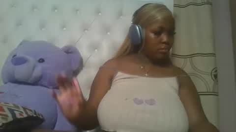 Snapshot of periwinkle20 chatting on April 8, 4:07 pm Taurus online show from April 8, 4:07 pm