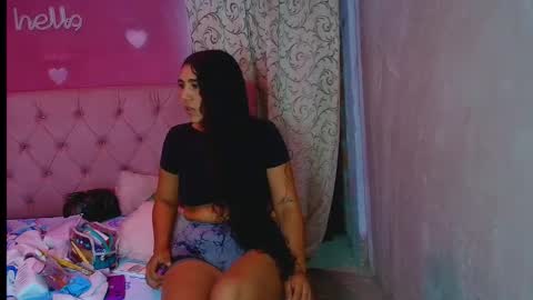 perla_2003 online show from September 22, 8:11 pm