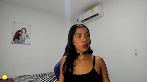 perla online show from April 2, 3:26 am