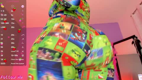 Perla online show from December 1, 9:26 pm