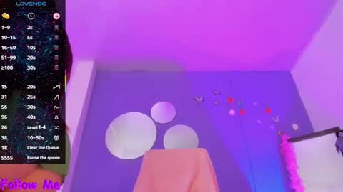 Perla online show from September 25, 9:40 pm