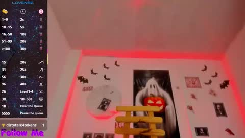 Perla online show from October 24, 7:32 pm