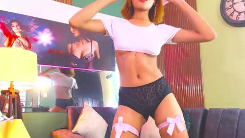 Perla online show from February 27, 5:26 pm