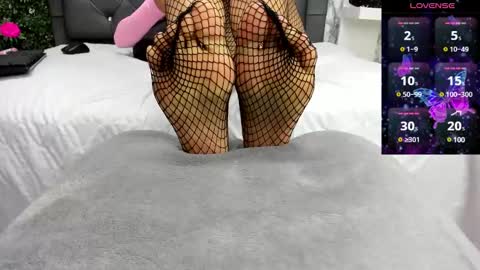 Perla Thompson online show from December 22, 8:36 pm