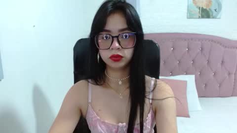 Perla online show from September 19, 11:55 am