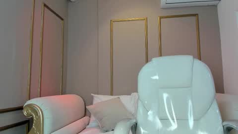 PerlaPreciosa online show from December 18, 4:07 am