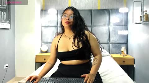 Snapshot of persefonemendoza chatting on October 6, 11:51 am persefonemendoza online show from October 6, 11:51 am