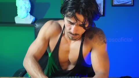 andres    online show from February 13, 10:54 pm