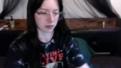 Snapshot of persephones_garden chatting on November 19, 9:20 am Persephone online show from November 19, 9:20 am