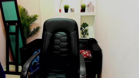 horror flying on the wings of the night.... online show from January 5, 8:32 am