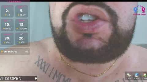 Snapshot of perverseveteranmanxxx chatting on April 11, 5:28 pm Carlos online show from April 11, 5:28 pm