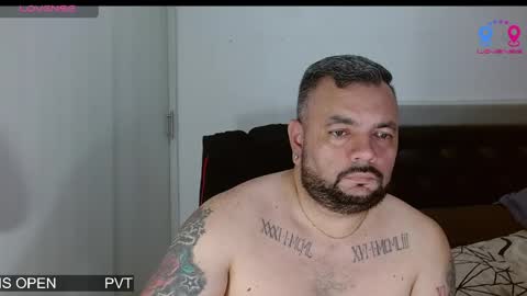 Snapshot of perverseveteranmanxxx chatting on April 15, 2:40 am Carlos online show from April 15, 2:40 am