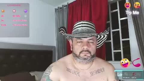 Snapshot of perverseveteranmanxxx chatting on May 3, 1:11 am Carlos online show from May 3, 1:11 am