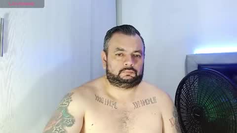 Snapshot of perverseveteranmanxxx chatting on May 17, 3:04 am Carlos online show from May 17, 3:04 am