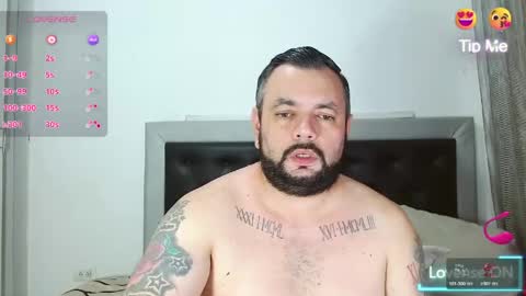 Snapshot of perverseveteranmanxxx chatting on May 27, 2:19 am Carlos online show from May 27, 2:19 am