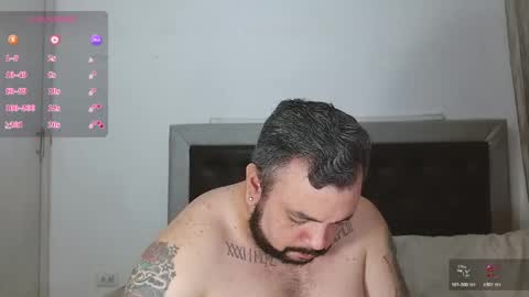 Snapshot of perverseveteranmanxxx chatting on May 28, 5:49 am Carlos online show from May 28, 5:49 am