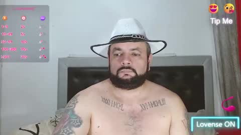 Snapshot of perverseveteranmanxxx chatting on June 3, 5:32 am Carlos online show from June 3, 5:32 am