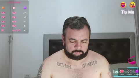 Snapshot of perverseveteranmanxxx chatting on June 7, 9:51 pm Carlos online show from June 7, 9:51 pm