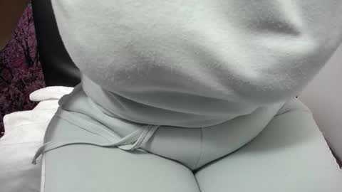  Linda  online show from February 9, 1:48 pm