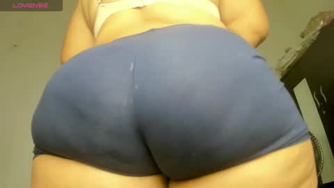 Snapshot of pervertt_mommy chatting on October 9, 9:24 pm Alexandra online show from October 9, 9:24 pm