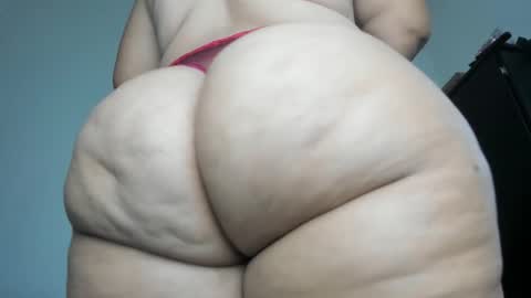 Snapshot of pervertt_mommy chatting on December 14, 8:52 am Alexandra online show from December 14, 8:52 am