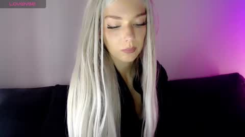 Isabella online show from September 27, 11:59 am