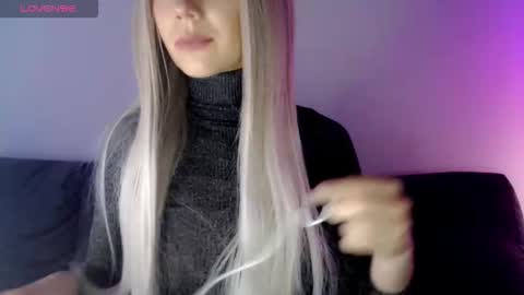 Isabella online show from December 4, 9:29 am